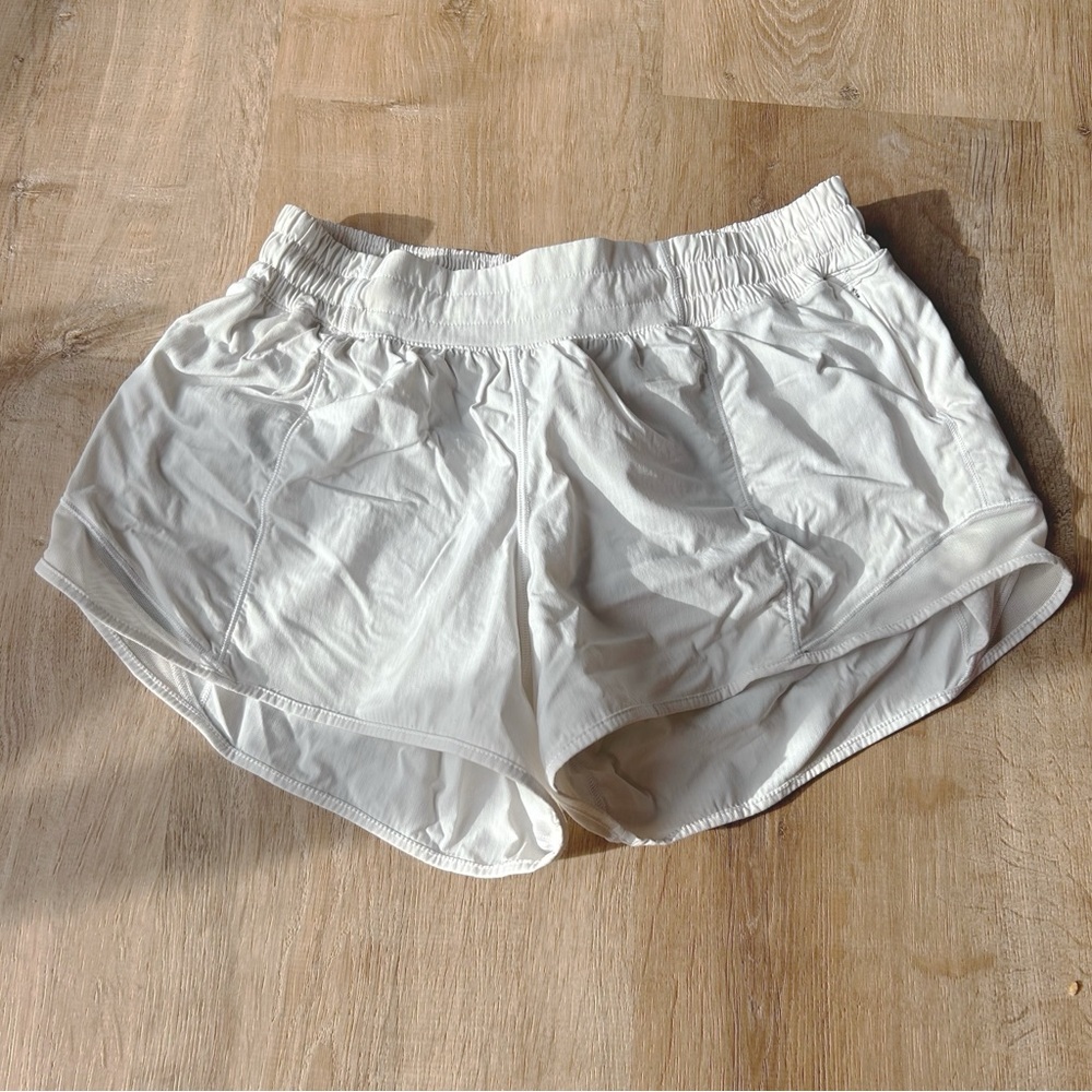 Lululemon Hotty Hot Low-Rise Lined Shorts 2.5”